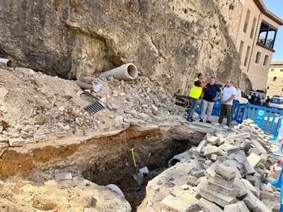 El Servicio Municipal de Aguas trabaja en la recuperación de agua en los depósitos de Villa Román mientras se arregla la avería que afecta a su abastecimiento